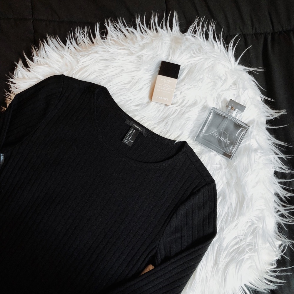 BLACK FOREVER 21 LONG SLEEVE DRESS